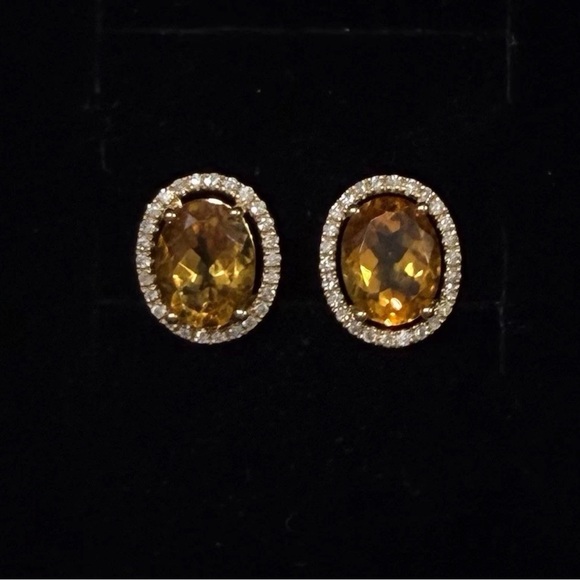 Citrine Oval mix cut- Side stones Natural Diamond